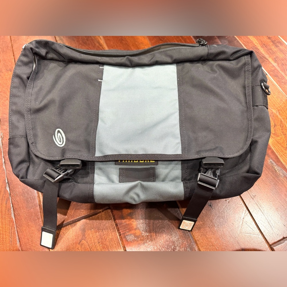 Timbuk2 Black and Gray Messenger Bag backpack 2 in 1 with Adjustable Straps